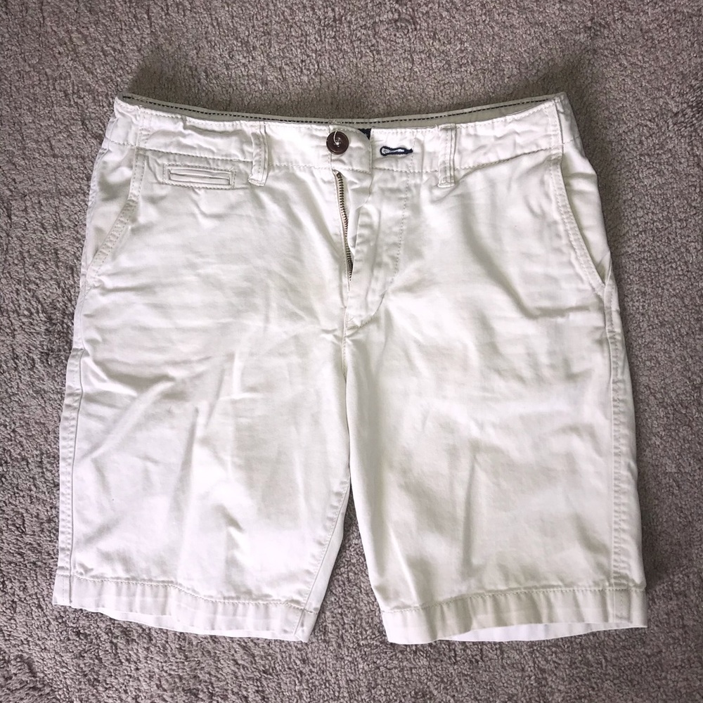 Men’s Pale Khaki Shorts